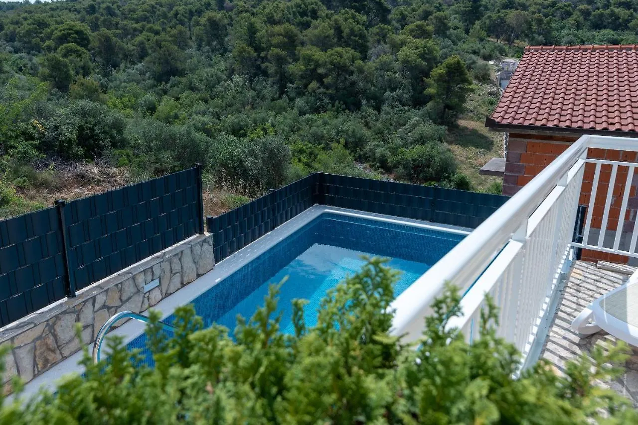 Apartments Kapetan Trogir 0*,  Croatia