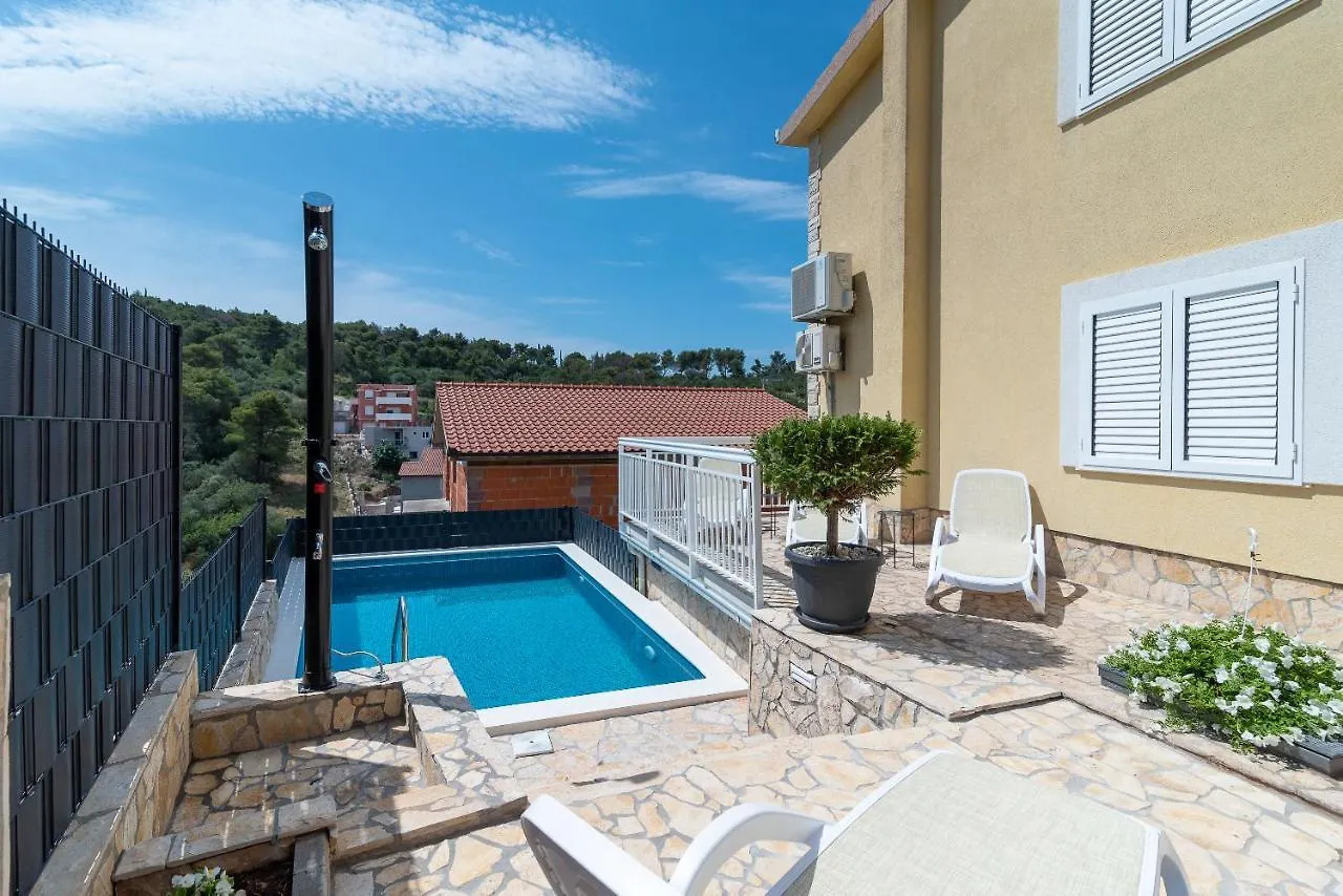 Apartments Kapetan Trogir