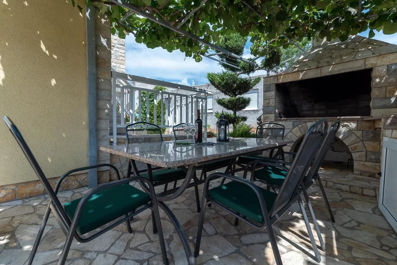 Apartments Kapetan Trogir