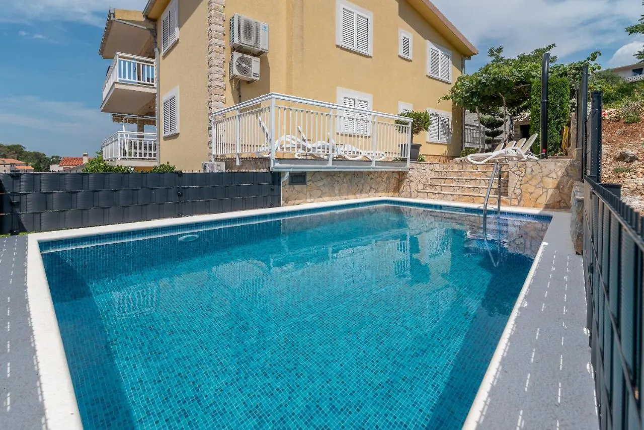 Apartments Kapetan Trogir