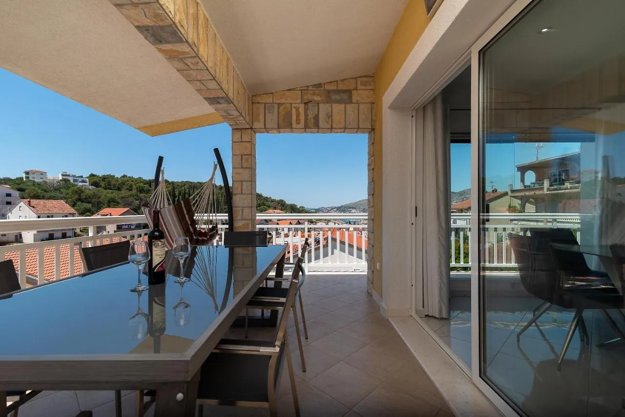 Apartments Kapetan Trogir 0*,  Croatia