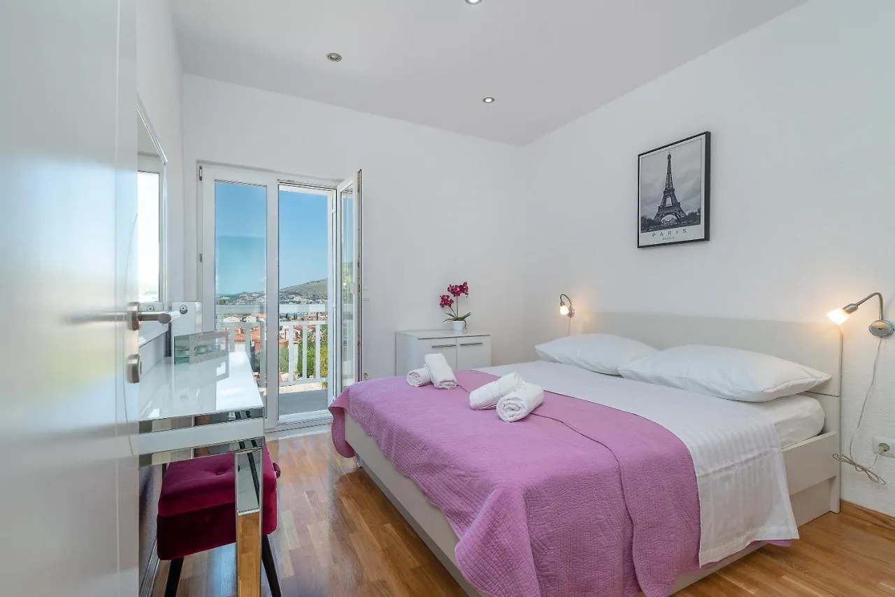 Apartments Kapetan Trogir