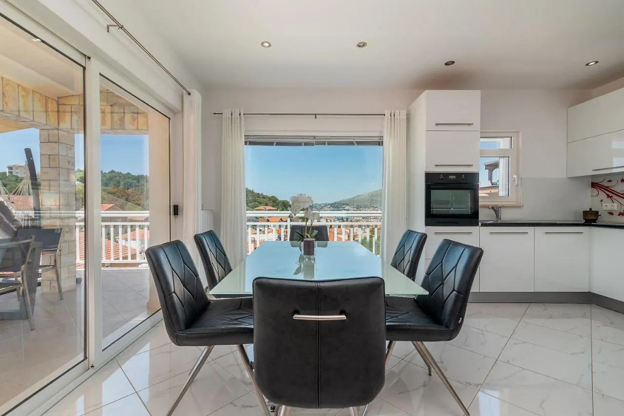 Apartments Kapetan Trogir