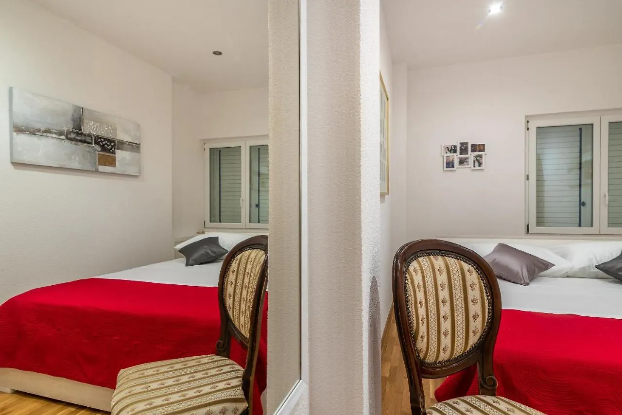 Apartments Kapetan Trogir