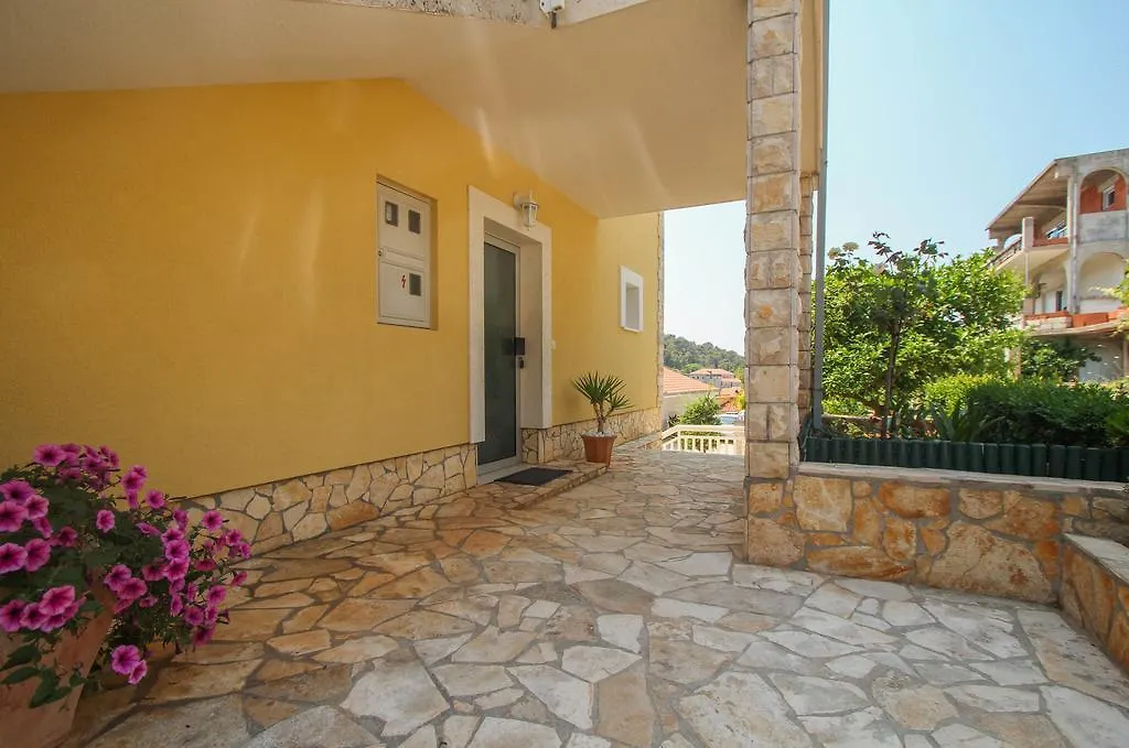 Apartments Kapetan Trogir
