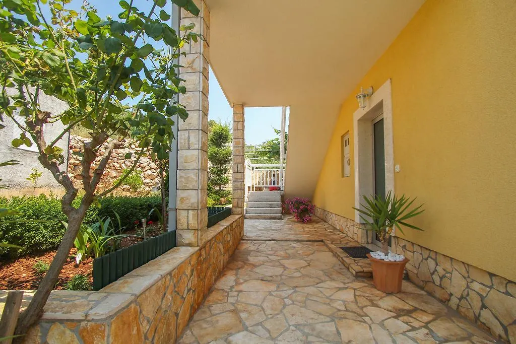 Apartments Kapetan Trogir