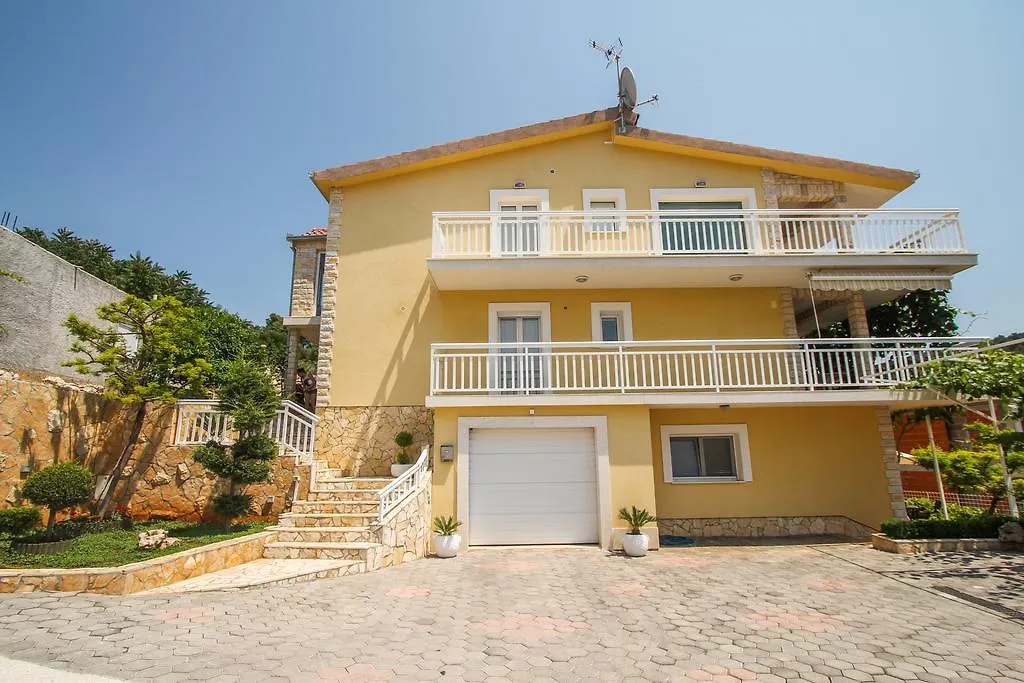 Apartments Kapetan Trogir