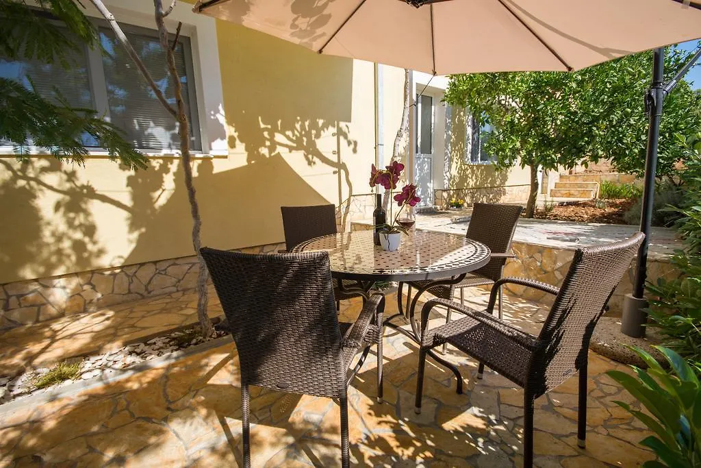 Apartments Kapetan Trogir