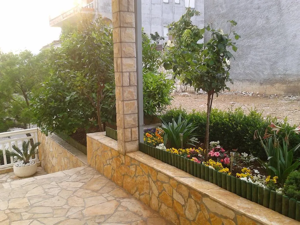 Apartments Kapetan Trogir 0*,  Croatia